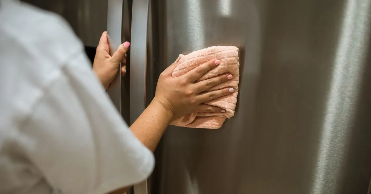 How to Clean a Fridge Properly: A Delhi Step-by-Step Guide