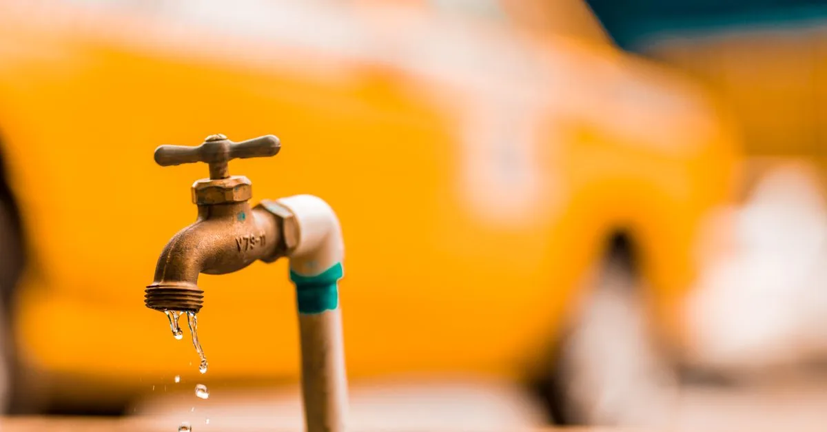No Water in the Taps in Your Delhi Flat? Work Down the Chain